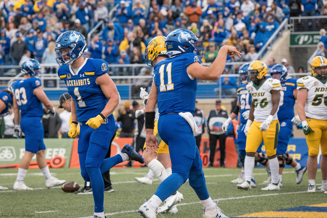 Mark Gronowski horns down